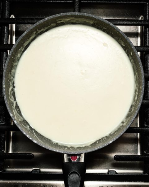 Creamy, spicy, comforting hatch green chile mac and cheese. Perfect for warming you up the coming fall days. #macandcheese #dinner #dinnerrecipes #cheese #comfort #comfortfood #hatchchile #greenchile