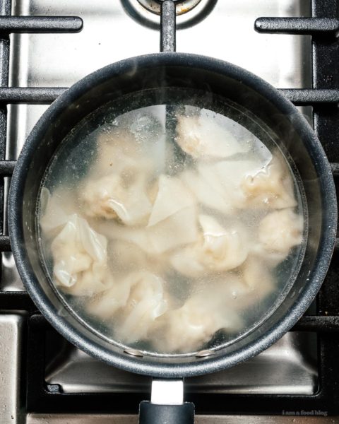 Do you like your wonton soupy or crunchy? Hatch green chile wonton two ways! #greenchile #wonton #hatchchile