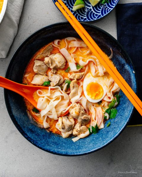 low carb keto-friendly thai red curry shirataki noodle soup #soup #thai #recipes #shirataki #curry #keto #lowcarb #keto recipes