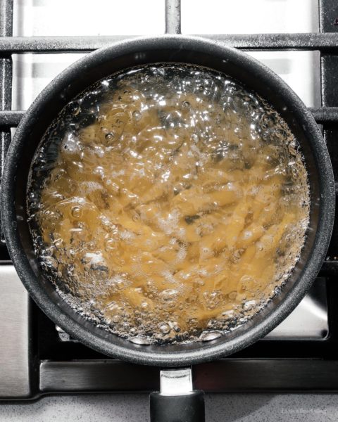 2 ingredient creamy herby garlicky pasta! The easiest pasta you’ll ever make and only 2 ingredients! Creamy and delicious, perfect for those nights when you don’t feel like cooking. #dinner #easy #2ingredients #penne #pasta #cheese #macandcheese #boursin