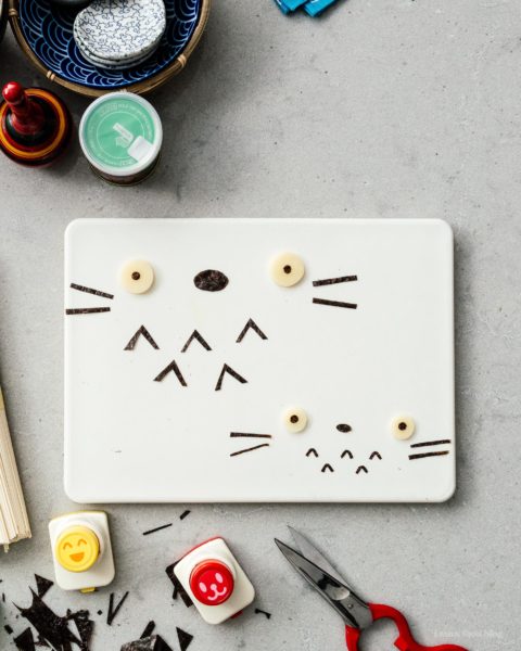 How to make Totoro soba: cold soba noodles with a soy-dashi dipping sauce in the shape of the ever lovable Totoro. You know you wanna eat him! #soba #japanesefood #totorosoba #totoro #totorofood #kawaiifood #soba #recipes