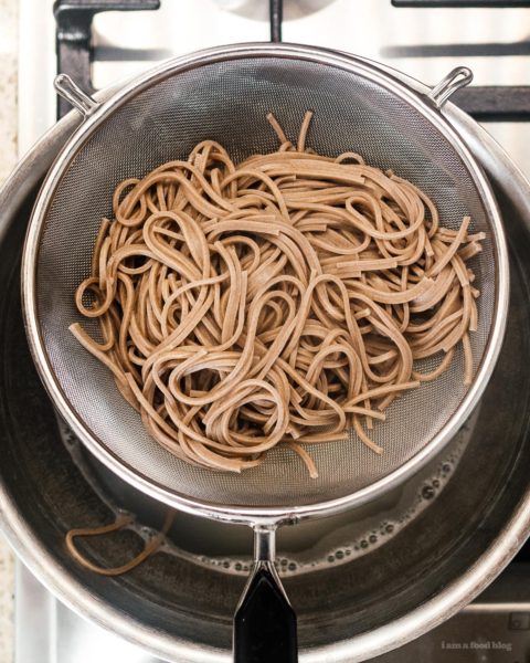 How to make Totoro soba: cold soba noodles with a soy-dashi dipping sauce in the shape of the ever lovable Totoro. You know you wanna eat him! #soba #japanesefood #totorosoba #totoro #totorofood #kawaiifood #soba #recipes