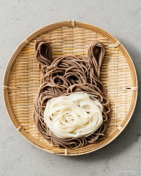 How to make Totoro soba: cold soba noodles with a soy-dashi dipping sauce in the shape of the ever lovable Totoro. You know you wanna eat him! #soba #japanesefood #totorosoba #totoro #totorofood #kawaiifood #soba #recipes