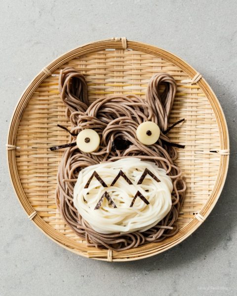 How to make Totoro soba: cold soba noodles with a soy-dashi dipping sauce in the shape of the ever lovable Totoro. You know you wanna eat him! #soba #japanesefood #totorosoba #totoro #totorofood #kawaiifood #soba #recipes