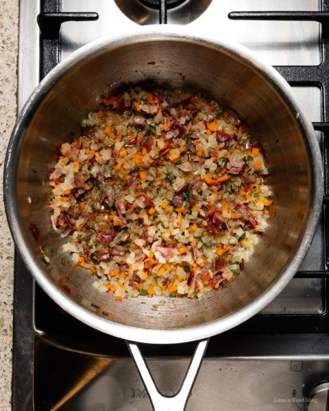 This easy ragu bolognese is perfect for weeknights. Your house will smell like the best Italian kitchens as all the stress from the day just falls away. #bolognese #pasta #weeknightitalian #easyrecipes | www.iamafoodblog.com