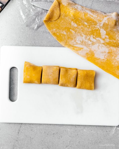 This easy ragu bolognese is perfect for weeknights. Your house will smell like the best Italian kitchens as all the stress from the day just falls away. #bolognese #pasta #weeknightitalian #easyrecipes | www.iamafoodblog.com