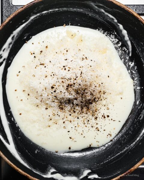 Super Creamy Cacio e Pepe Style Pasta | www.iamafoodblog.com