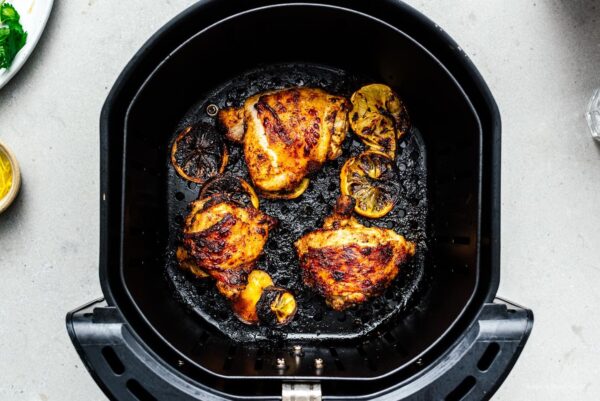 air fryer chicken thighs | www.iamafoodblog.com