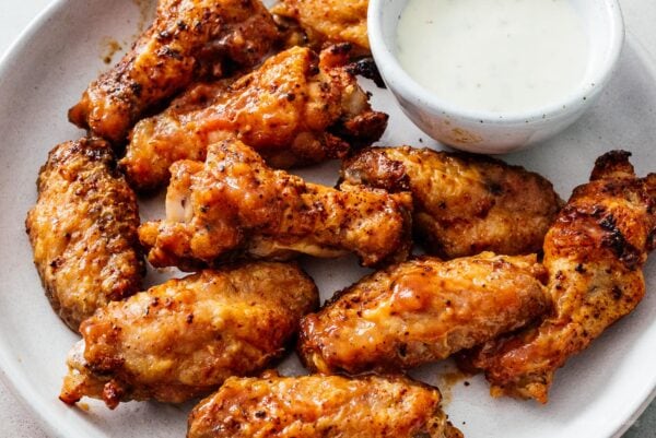 air fryer chicken wings in aardvark sauce | www.iamafoodblog.com