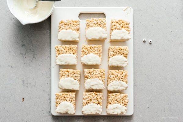 rice krispie treats decorated as totoro | www.iamafoodblog.com