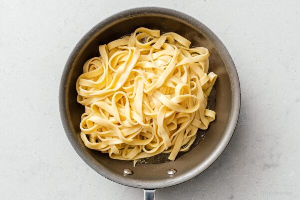 making alfredo sauce | www.iamafoodblog.com