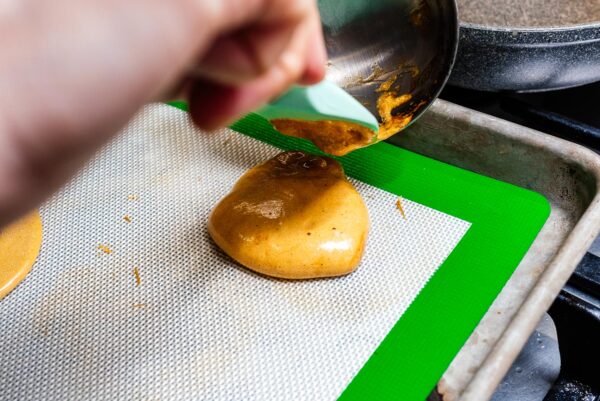 making dalgona candy | www.iamafoodblog.com