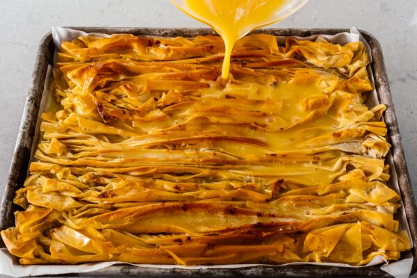 drizzling custard | www.iamafoodblog.com