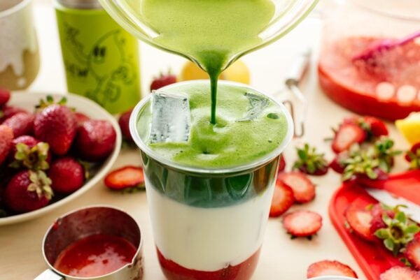 strawberry iced matcha latte | www.iamafoodblog.com