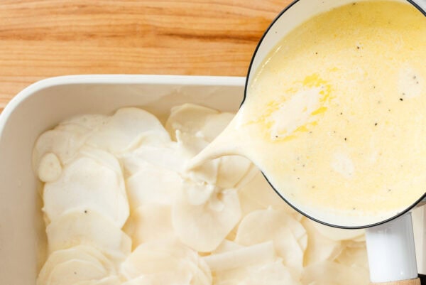 making potatoes au gratin | www.iamafoodblog.com