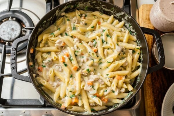 Creamy Spinach Chicken Pot Pie Pasta | www.iamafoodblog.com