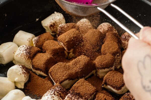 making Dubai chewy cookie | www.iamafoodblog.com