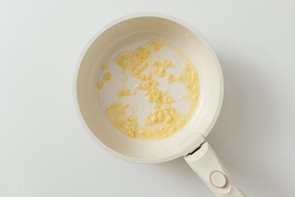 melted butter with garlic | www.iamafoodblog.com